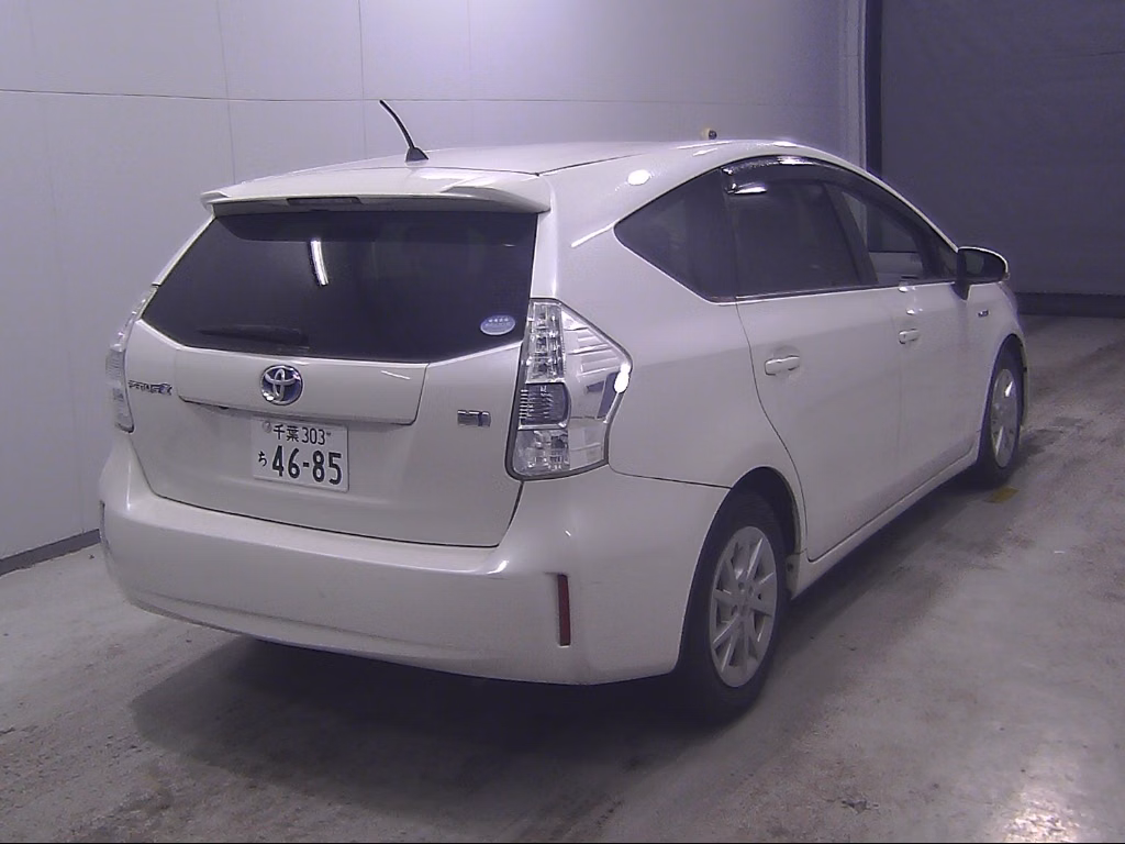 TOYOTA PRIUS ALPHA