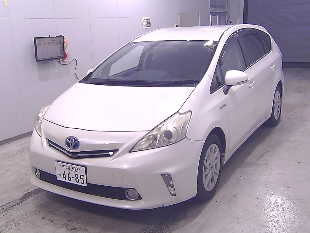 TOYOTA PRIUS ALPHA