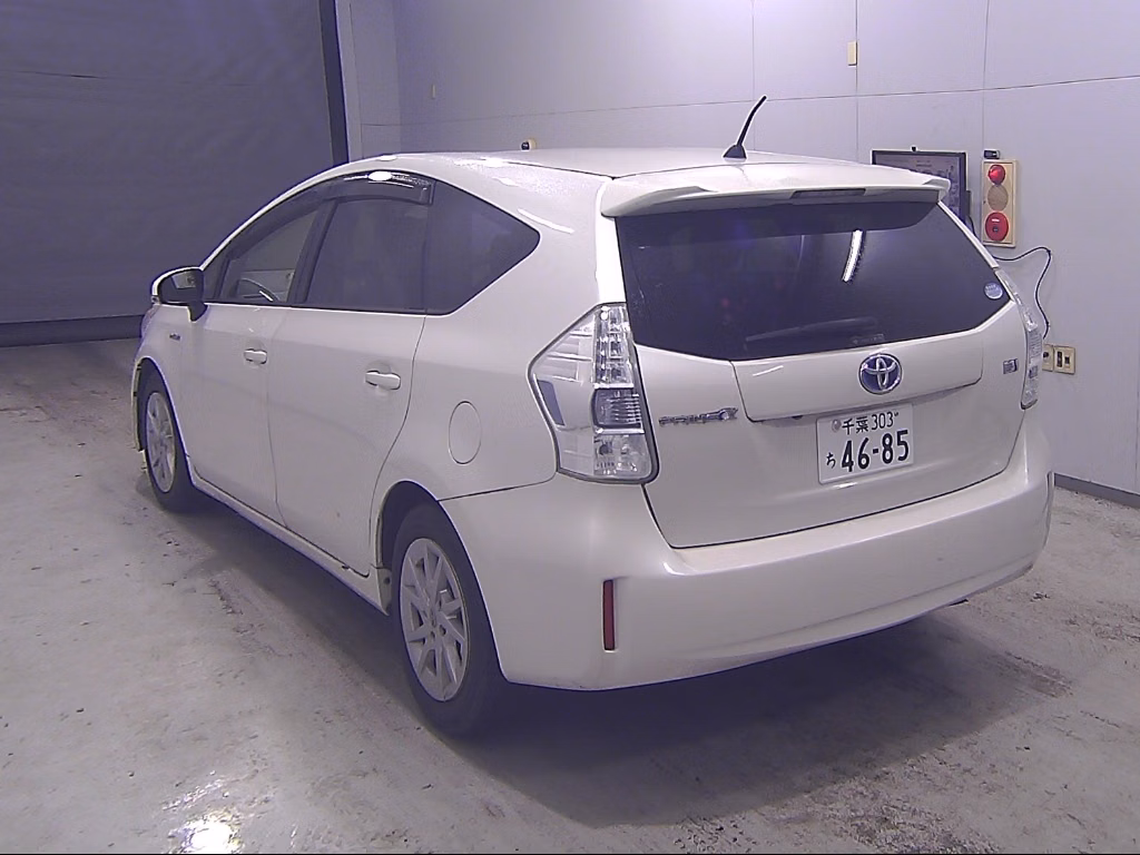 TOYOTA PRIUS ALPHA