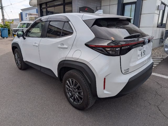 TOYOTA YARIS CROSS