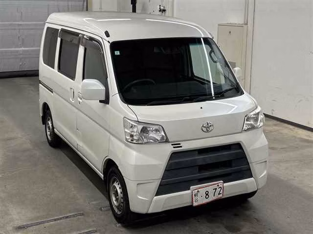 TOYOTA PIXIS VAN