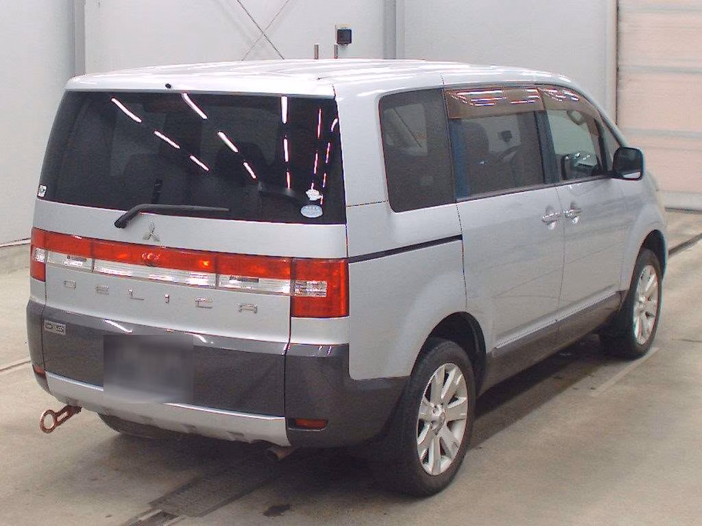 MITSUBISHI DELICA D:5