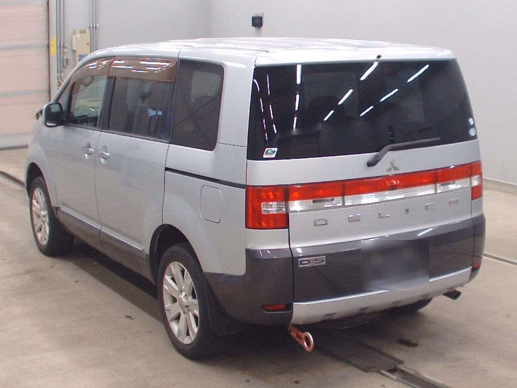 MITSUBISHI DELICA D:5