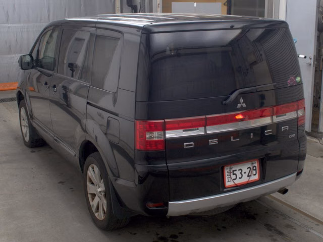 MITSUBISHI DELICA D:5