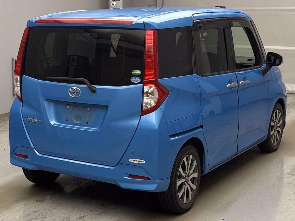 TOYOTA ROOMY