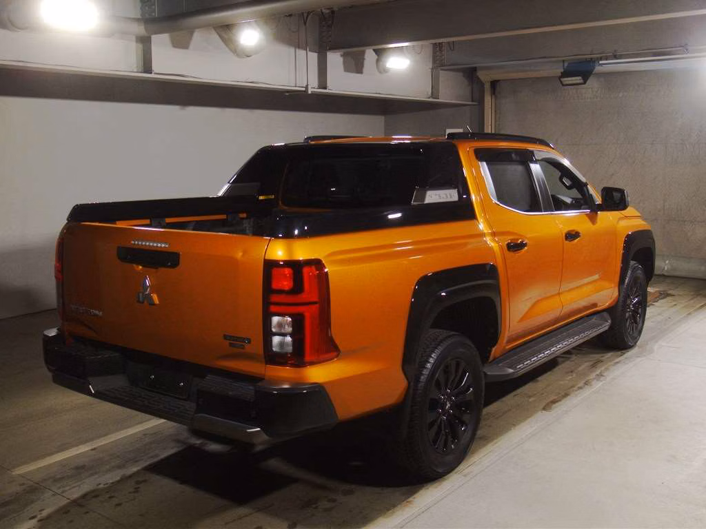 MITSUBISHI TRITON