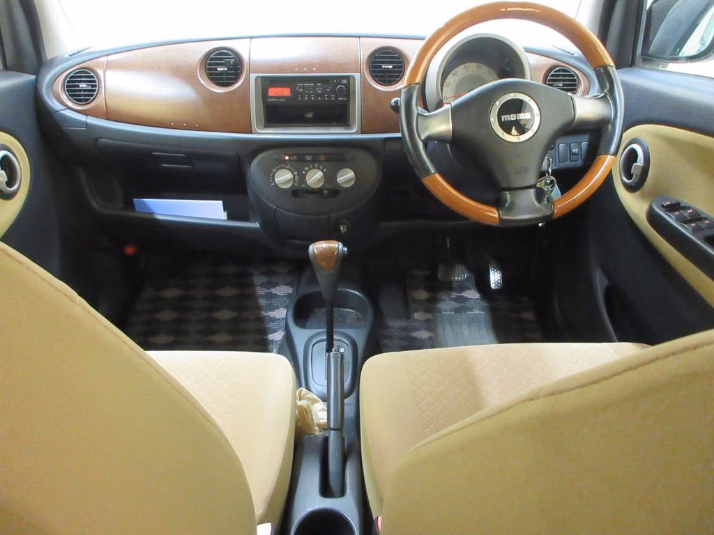 DAIHATSU MIRA GINO