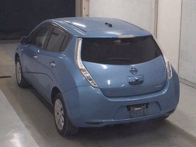 NISSAN LEAF