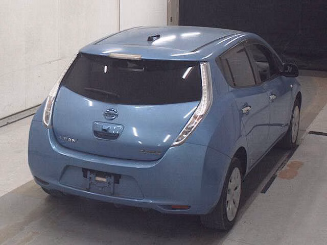 NISSAN LEAF