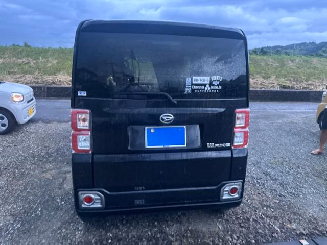 DAIHATSU WAKE