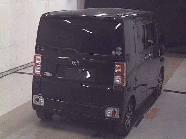 TOYOTA PIXIS MEGA