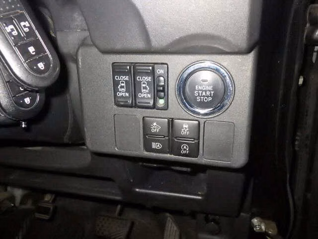 TOYOTA PIXIS MEGA