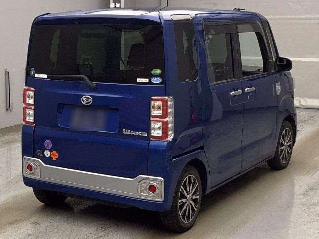DAIHATSU WAKE