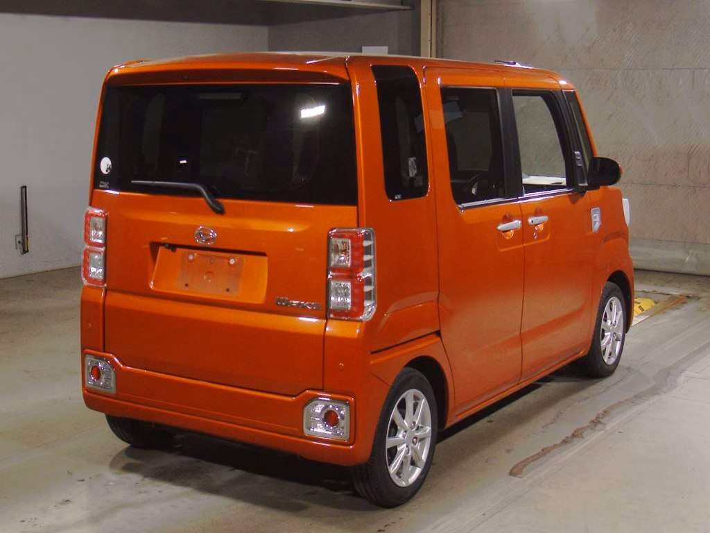 DAIHATSU WAKE