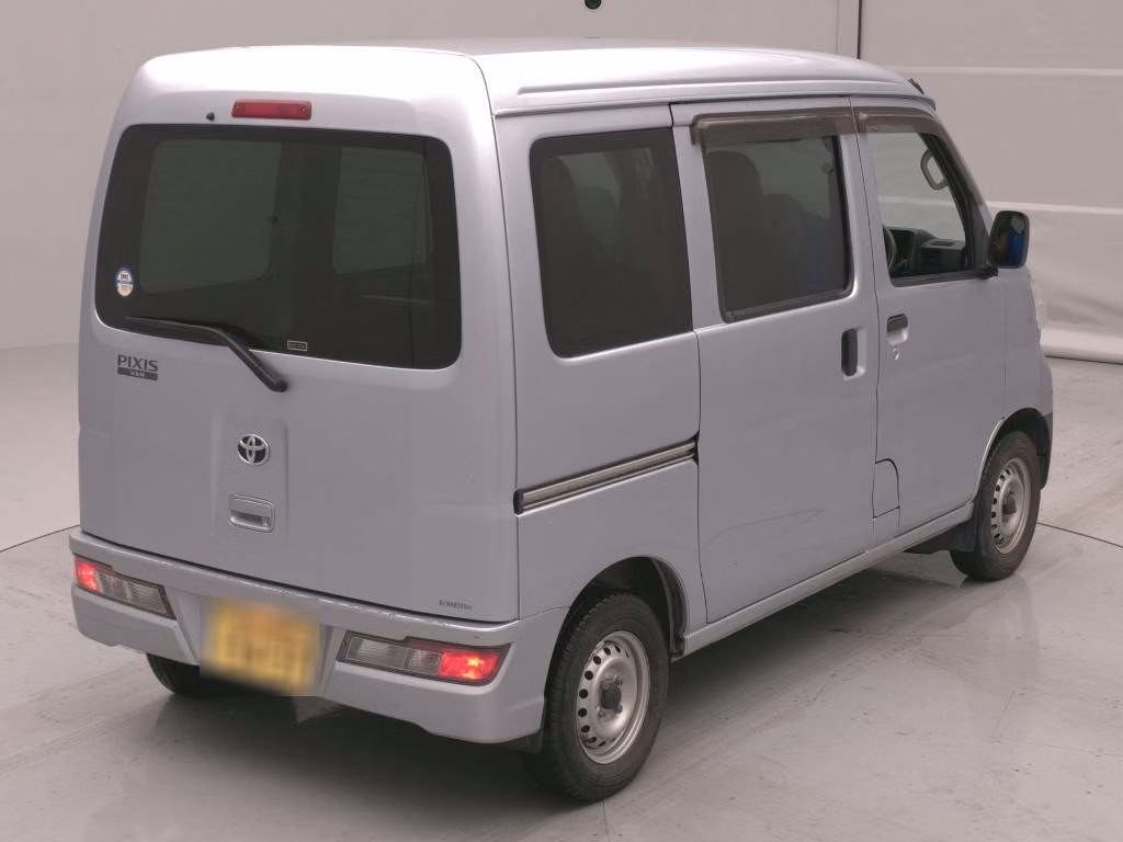 TOYOTA PIXIS VAN