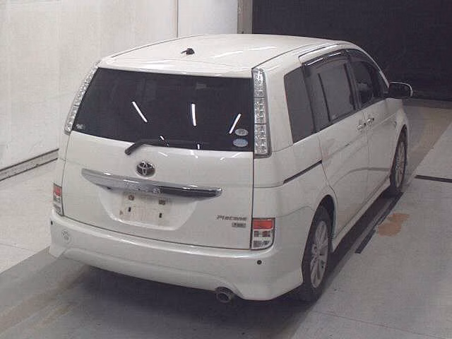 TOYOTA ISIS