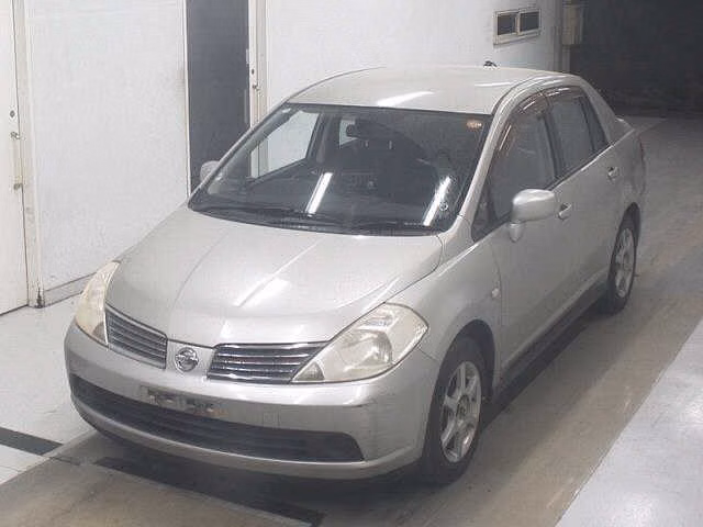 NISSAN TIIDA LATIO