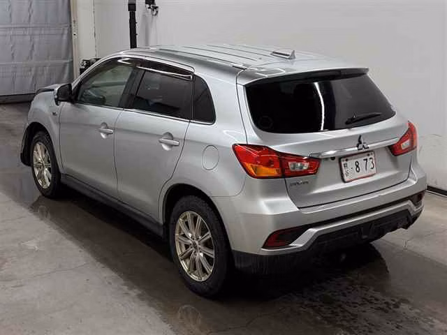 MITSUBISHI RVR