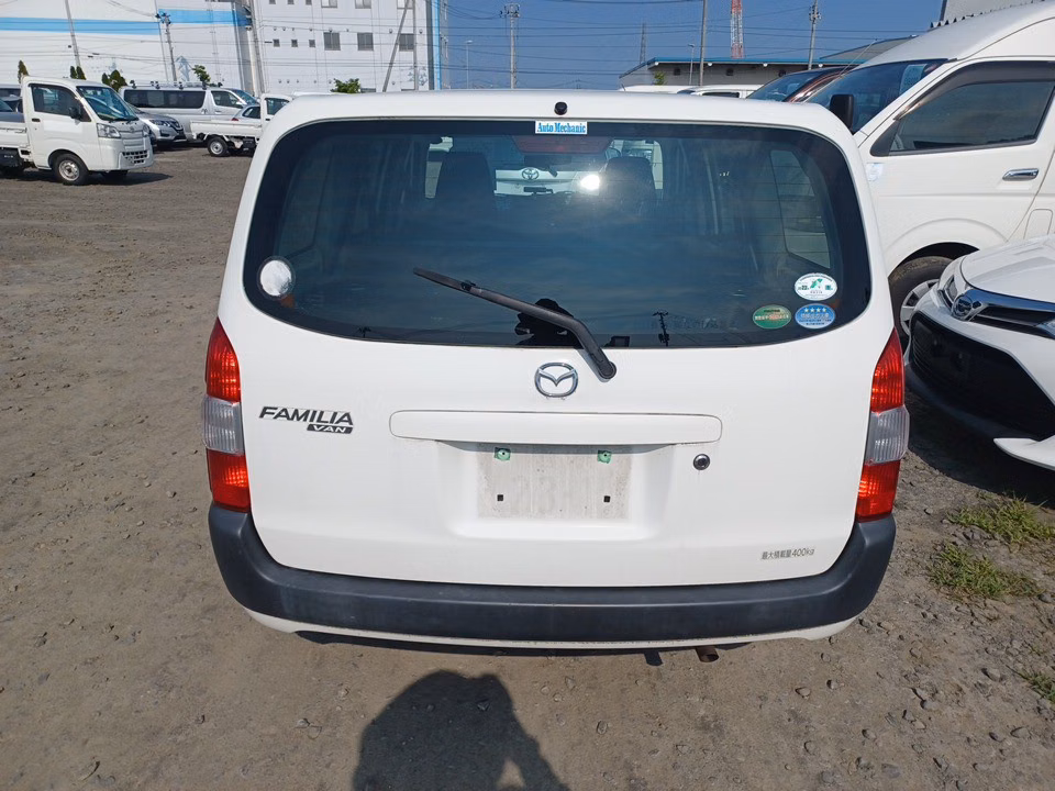 MAZDA FAMILIA