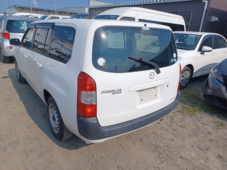MAZDA FAMILIA