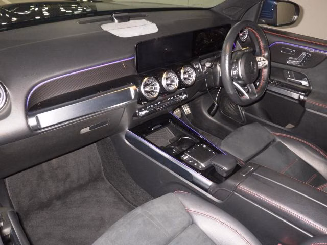 MERCEDES-BENZ GLB-CLASS