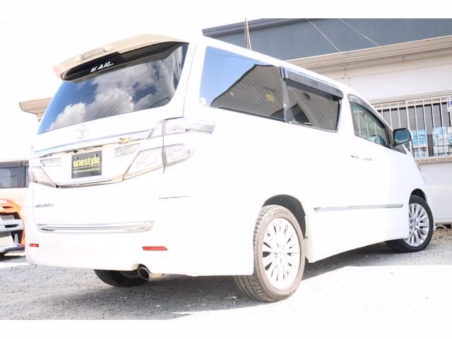 TOYOTA VELLFIRE