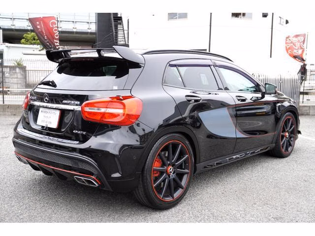 MERCEDES-BENZ GLA-CLASS