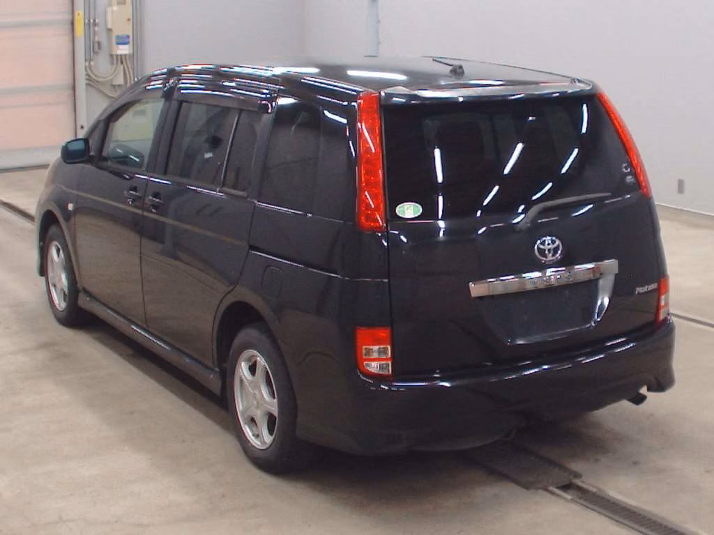 TOYOTA ISIS