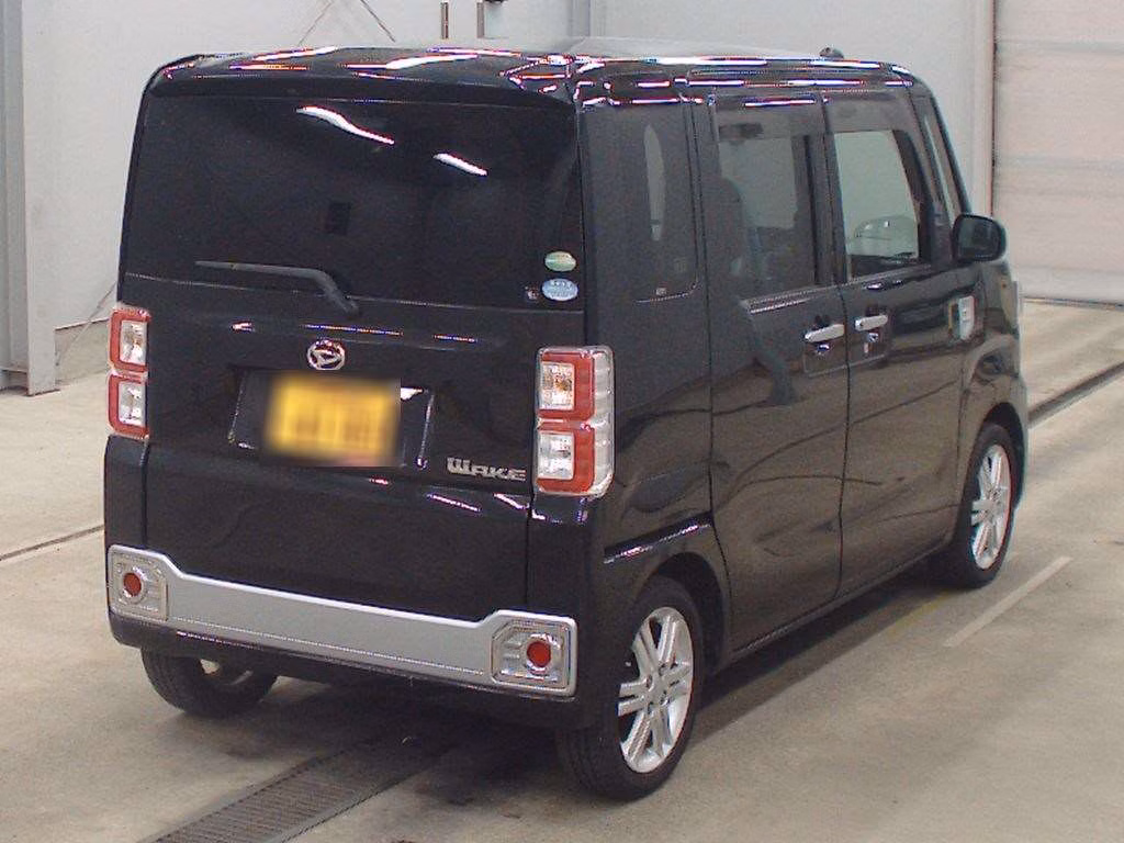 DAIHATSU WAKE