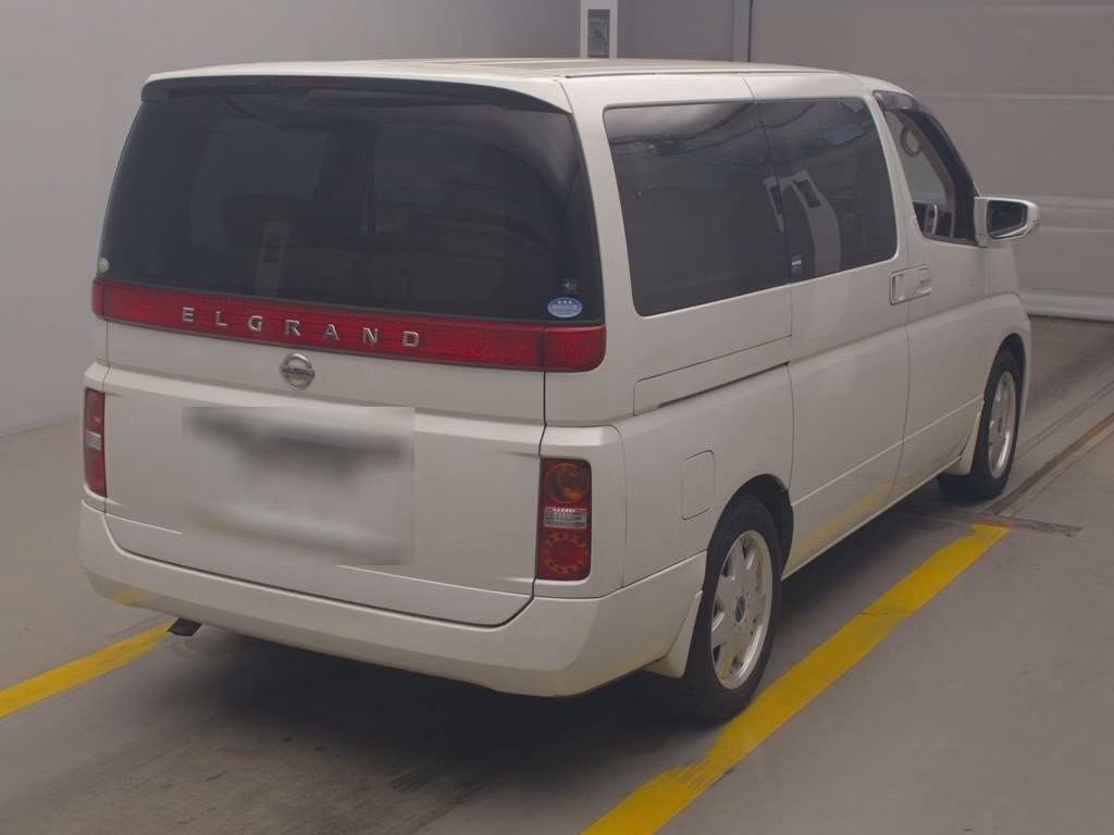 NISSAN ELGRAND