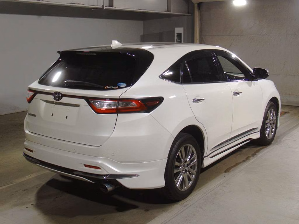 TOYOTA HARRIER