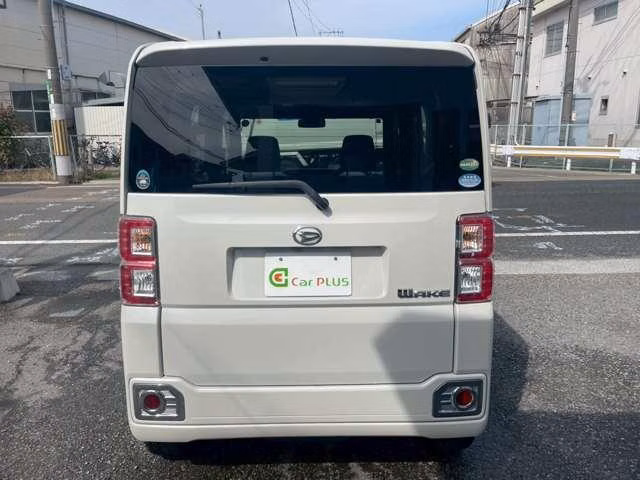 DAIHATSU WAKE