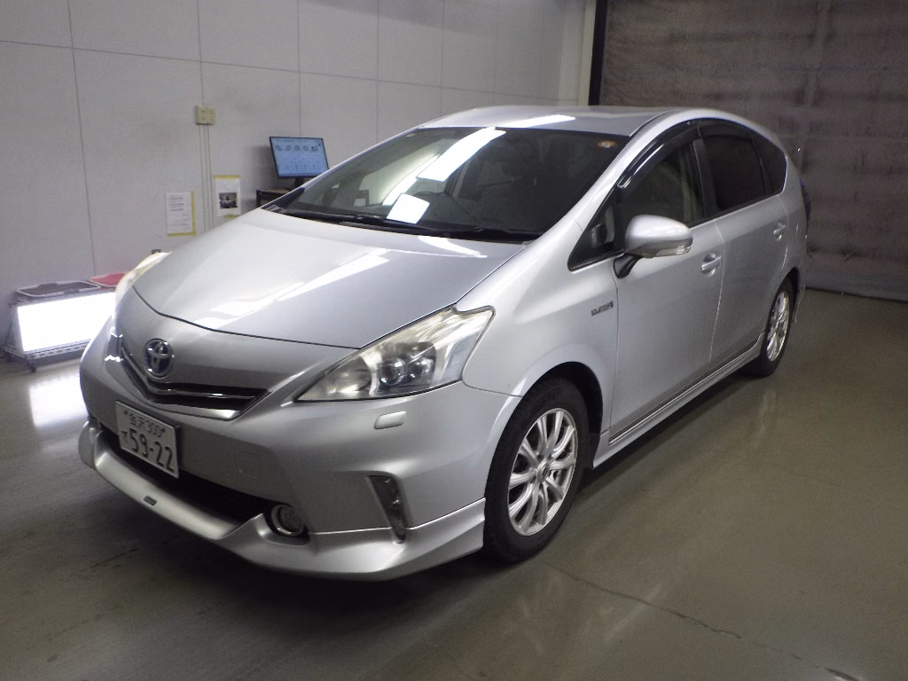 TOYOTA PRIUS ALPHA
