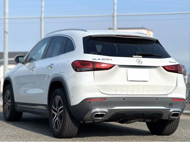MERCEDES-BENZ GLA-CLASS