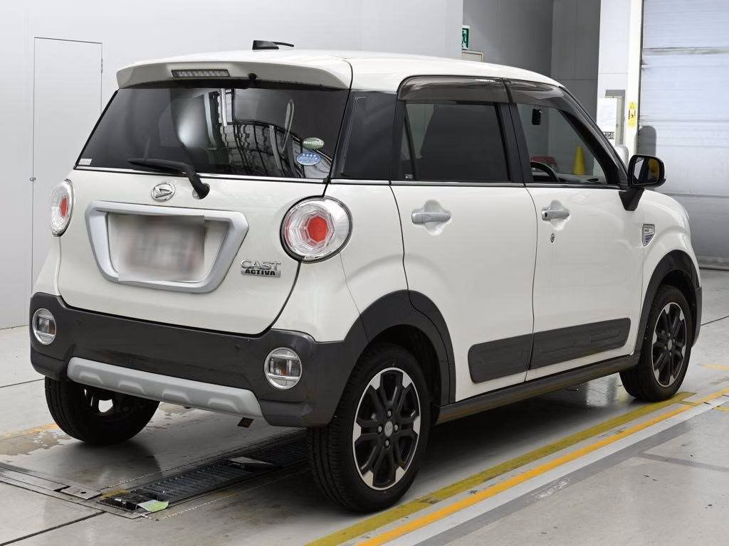 DAIHATSU CAST