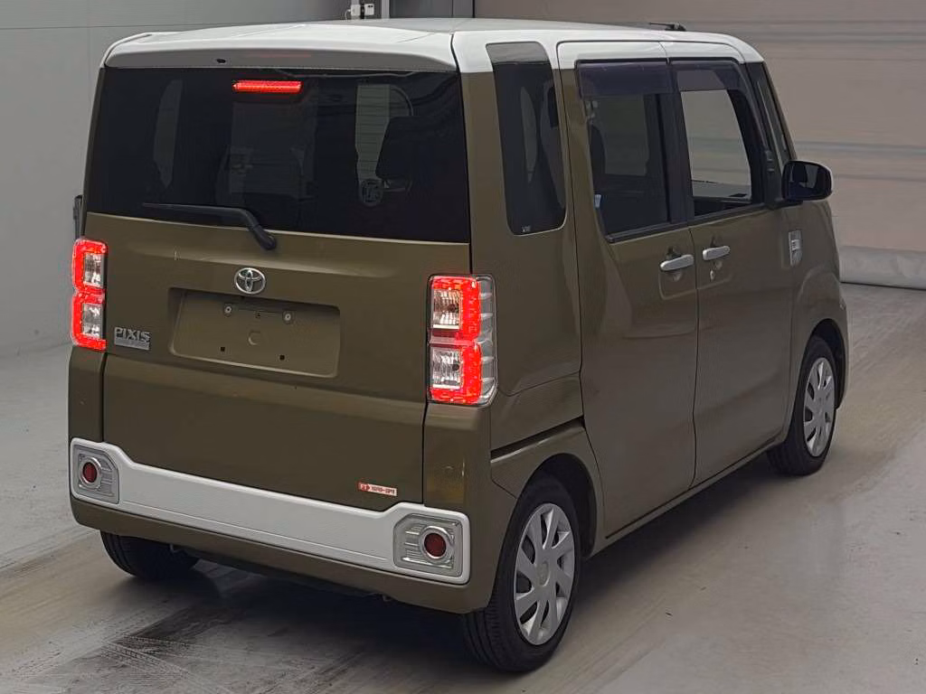 TOYOTA PIXIS MEGA