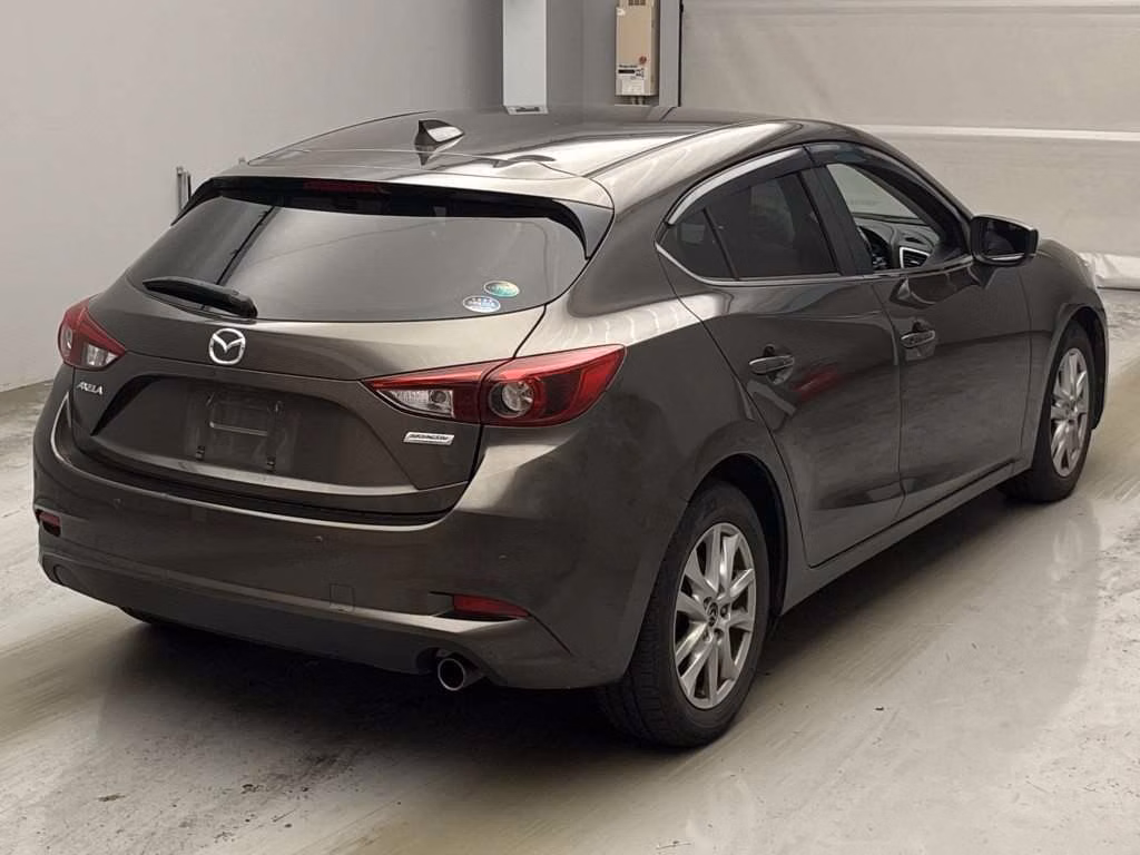 MAZDA AXELA