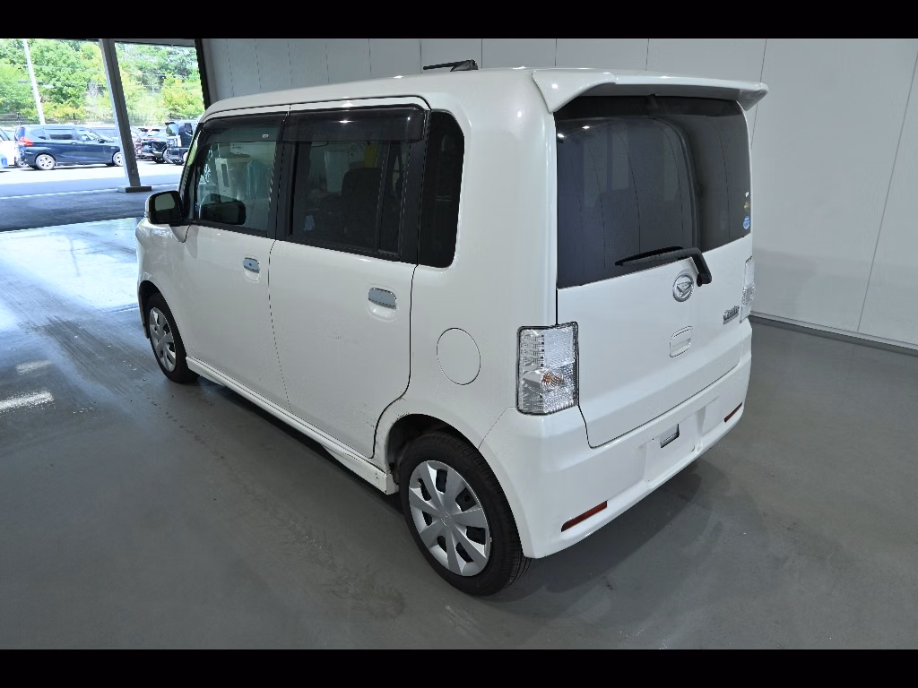 DAIHATSU MOVE CONTE