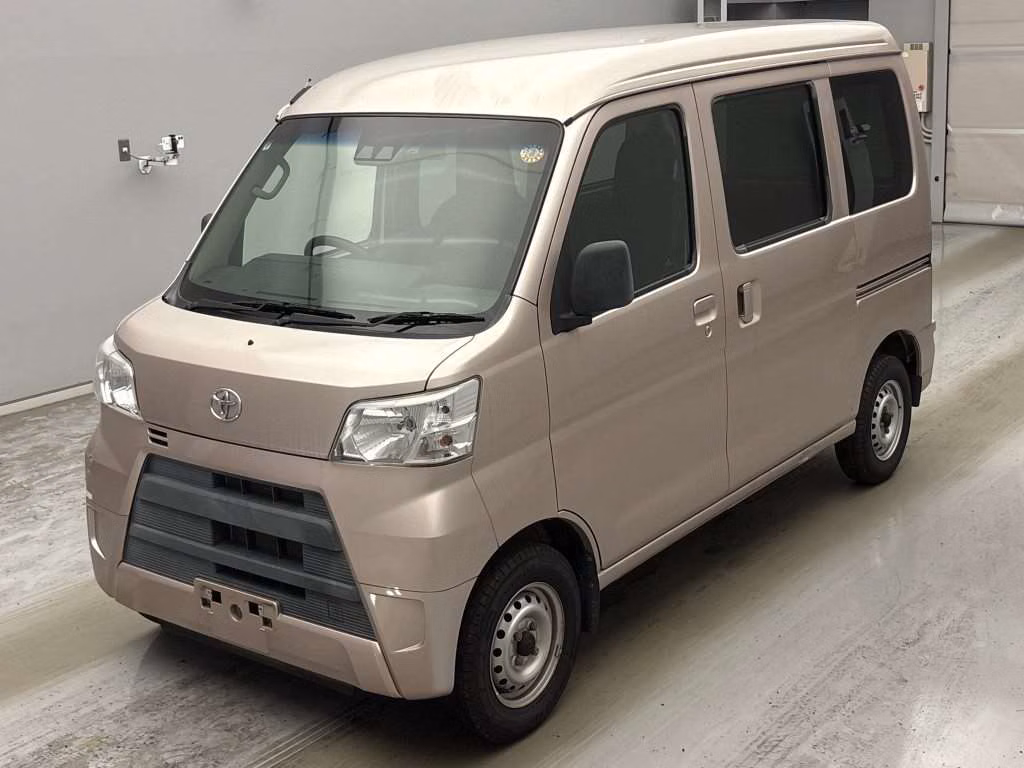 TOYOTA PIXIS VAN