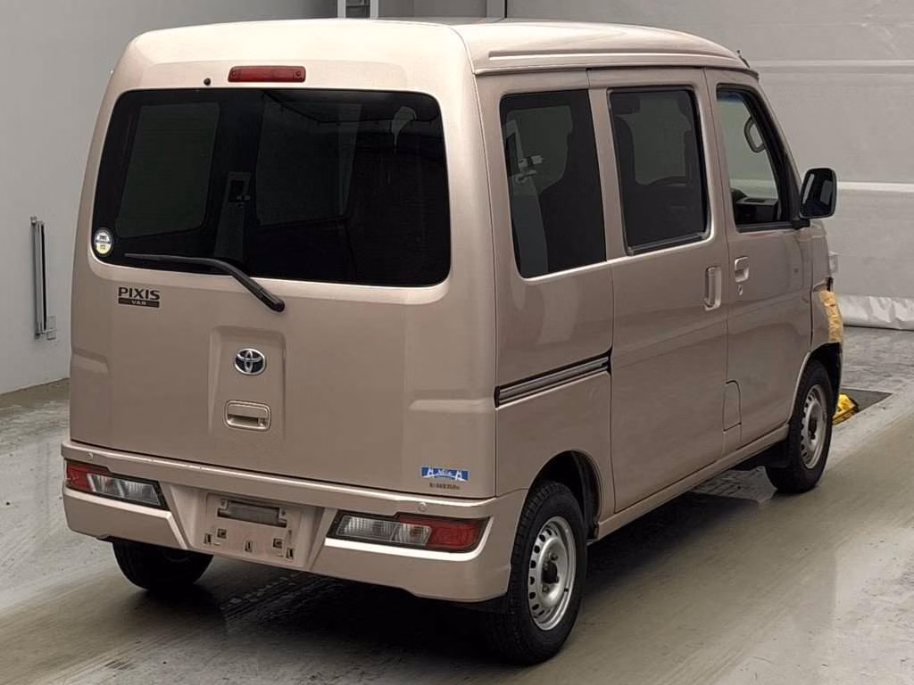TOYOTA PIXIS VAN
