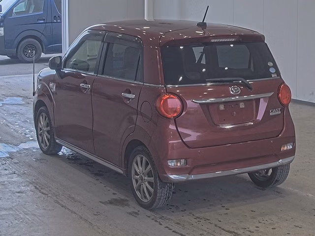 DAIHATSU CAST