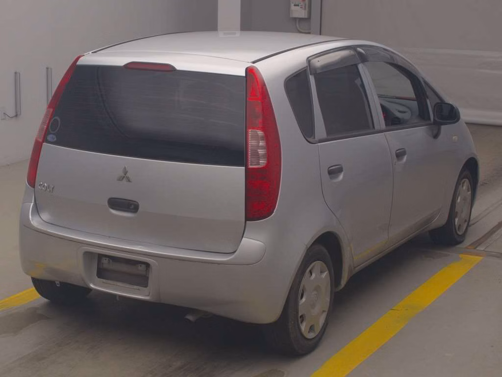 MITSUBISHI COLT