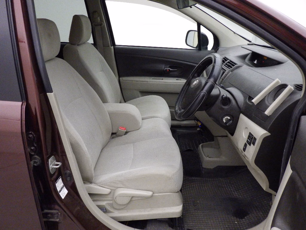 TOYOTA PASSO SETTE