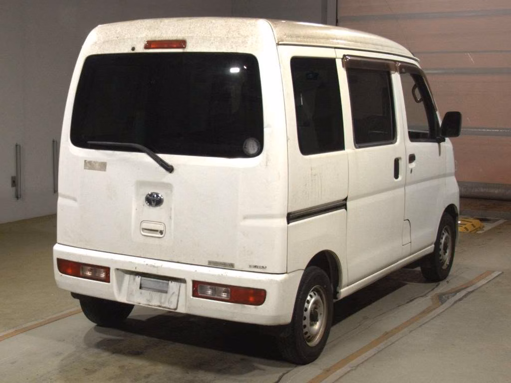 TOYOTA PIXIS VAN