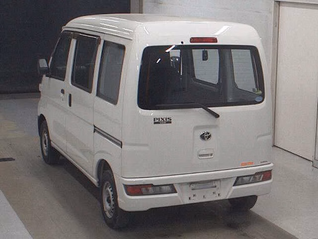 TOYOTA PIXIS VAN