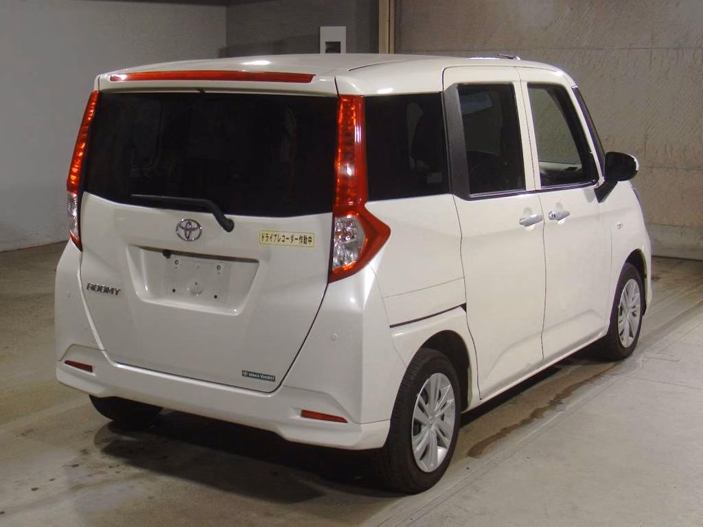 TOYOTA ROOMY
