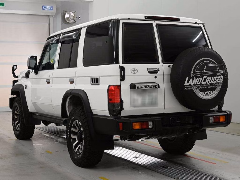 TOYOTA LAND CRUISER