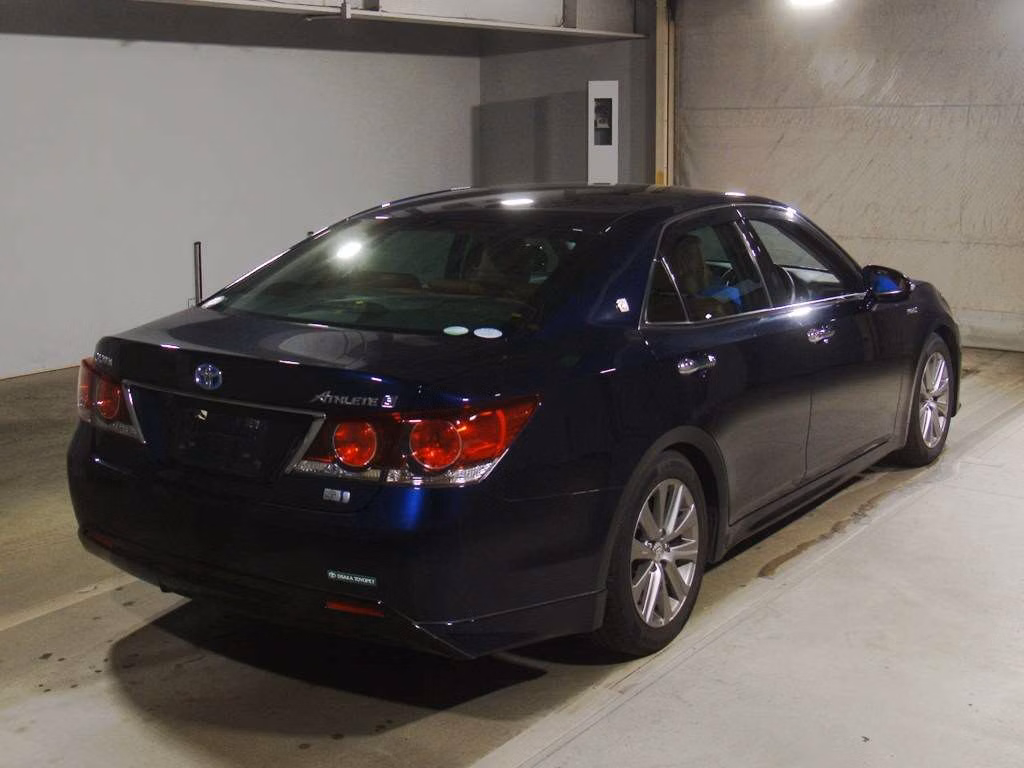 TOYOTA CROWN