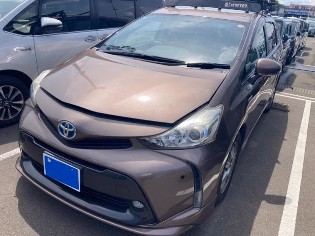 TOYOTA PRIUS ALPHA