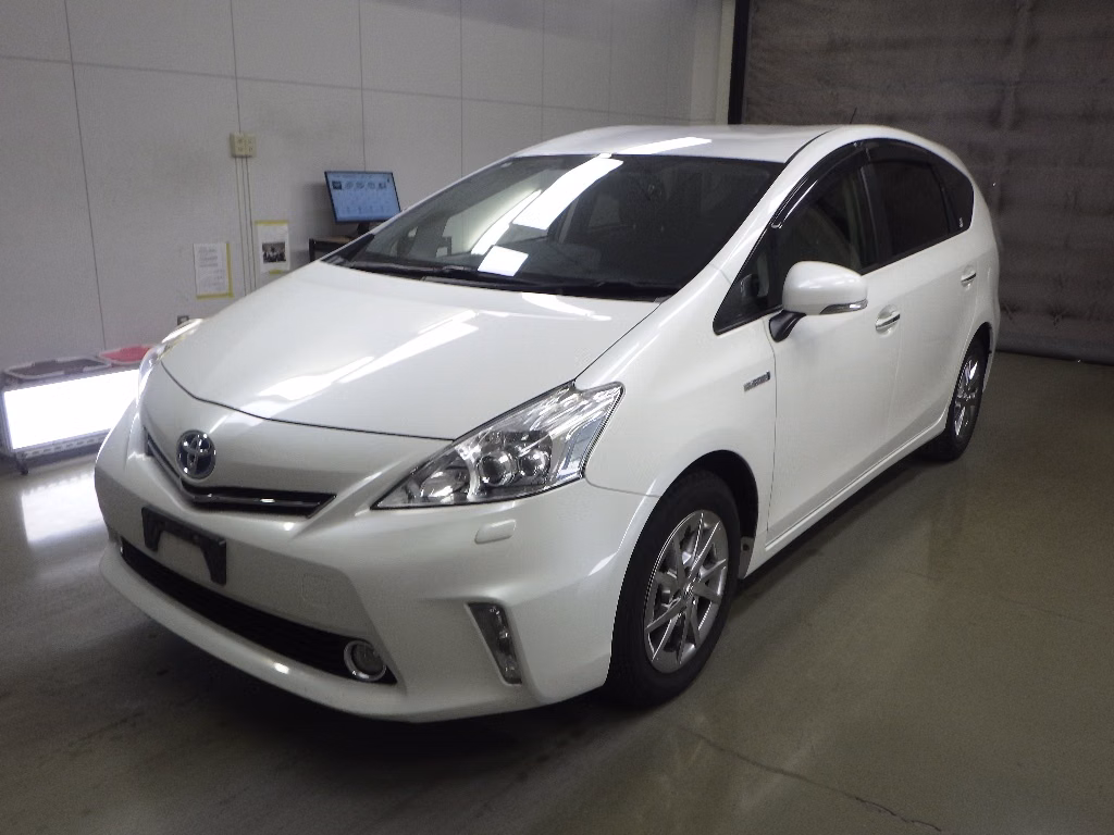 TOYOTA PRIUS ALPHA